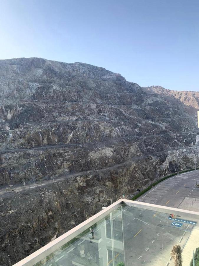 Ocean Mountain View Apartment At The Address Fujaïrah Extérieur photo