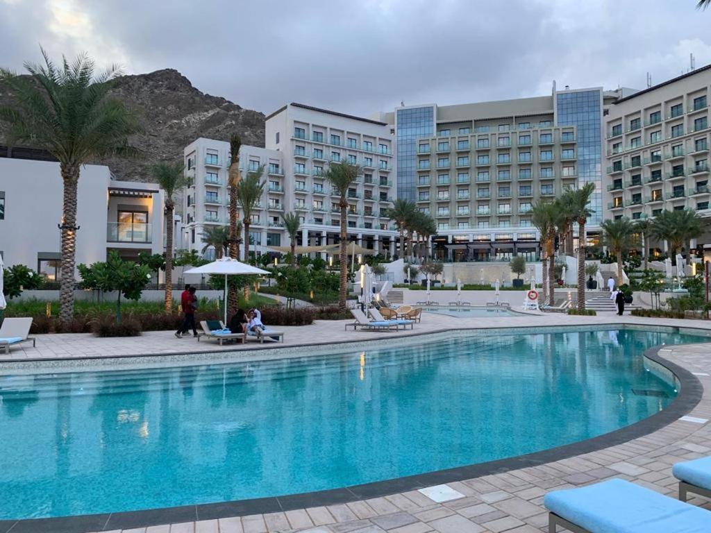 Ocean Mountain View Apartment At The Address Fujaïrah Extérieur photo